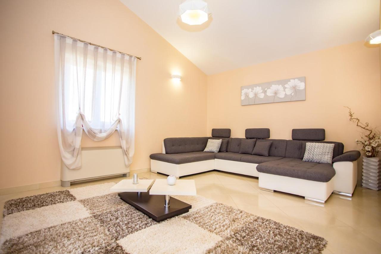 House Brigita 1762 Villa Porec Bagian luar foto